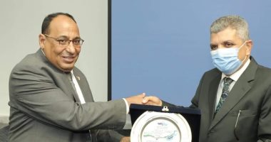 الفريق أسامة ربيع يستقبل وفد جمعية كتاب البيئة والتنمية المصرية