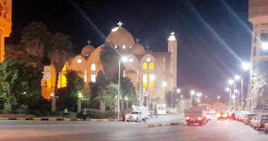 كنائس أسوان تدق أجراسها استعدادا لوصول جثمان الأنبا هدرا.. صور