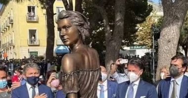 بين السخرية والغضب تماثيل تثير الجدل بالعالم.. تمثال فى إيطاليا يثير الفتنة بين الرجال والنساء.. "تشرشل" صداع فى رأس الرؤساء الأمريكيين.. السخرية من ترميم تمثال فى إسبانيا.. ومدينة ترفض "مارلين مونرو"