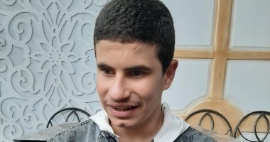 طفل معجزة تحل فيه بركة كتاب الله.. عبد الله يصل للمركز الأول على المنطقة الأزهرية بالشرقية فى الإعدادية رغم إعاقته البصرية.. حفظ القرآن فى 3 شهور وكرمه الرئيس وشيخ الأزهر.. ويترجم القرآن للإنجليزية والفرنسية
