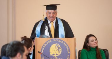 أقدم جامعة فى روسيا تمنح زاهى حواس الدكتوراه الفخرية.. شاهد