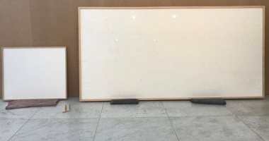 متحف فى الدنمارك يمنح 84 ألف دولار لفنان مقابل لوحتين فارغتين.. صور