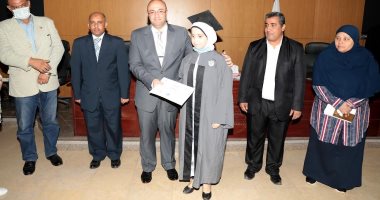 محافظ بنى سويف يُكرًم أوائل السنوات النهائية من طلاب التربية الخاصة والدمج