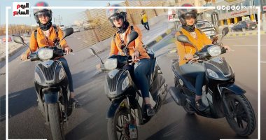 "بعرف اتعامل مع مضايقات الرجالة".. اشتغلت بالاسكوتر لتوصيل الممرضات للمرضى