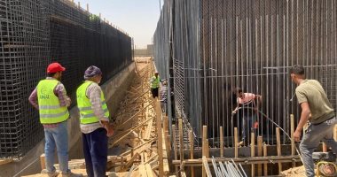 دوران عجلة العمل فى قرى "حياة كريمة" بأسوان.. بدء تنفيذ 5 وحدات إسعاف وطرح وإسناد 6 محطات مياه شرب جديدة بإدفو.. وبدء العمل فى 12 عملية لتحسين جودة المياه.. ومشروع متكامل لتوصيل الصرف الصحى بـ8 قرى.. صور