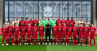 محمد صلاح يزين الصورة الرسمية لفريق ليفربول فى الموسم الحالى
