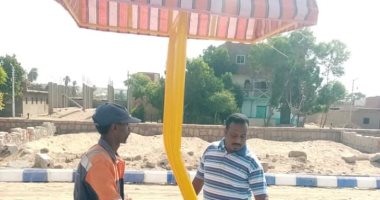 "راحتك تهمنا"..مجلس مدينة كلابشة بأسوان يخصص عربات نظافة بمظلات شمسية