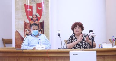 فاطمة المعدول خلال ندوة بالقومى للمسرح: أنا أول مخرجة لمسرح الطفل فى مصر