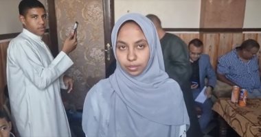 ابنة سوهاج القوية.. علمت نساء القرية القراءة والكتابة ورئيس الجامعة يكرمها.. فيديو