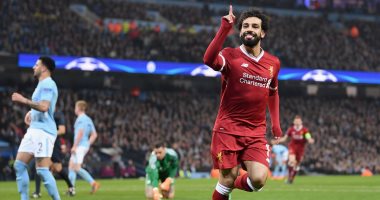 محمد صلاح يغادر مطار القاهرة الدولى متجهاً لمعسكر المنتخب فى برج العرب