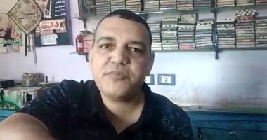 رحلة إلى الماضى.. صاحب أقدم محل لبيع شرائط الكاسيت فى الصعيد يحكى رحلة الأغنية من السيرة الهلالية للمهرجانات: نتواجد منذ 70 عاما.. وسماعه هواية ولن يندثر أبدًا.. ويؤكد: الفنون الشعبية الأكثر إقبالًا على الشراء