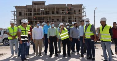 "حياة كريمة" بالإسماعيلية.. إنهاء 90% من أعمال تطوير16 قرية و37 تابعا بالقنطرة شرق.. اكتمال المبادرة شرق القناة فى نهاية العام بـ3 مليارات جنيه.. تزود المبانى الجديدة بوحدات الطاقة الشمسية فوق الأسطح.. صور