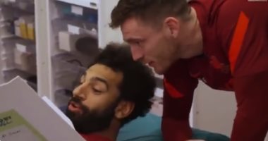 شاهد رد فعل محمد صلاح ومانى على تقييمهما المنخفض فى لعبة فيفا 2022.. فيديو
