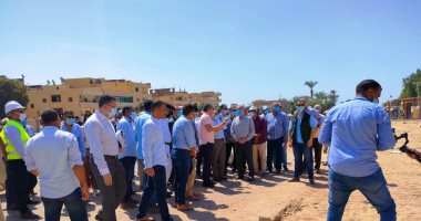 وزيرا السياحة والتنمية المحلية يتابعان تجهيزات افتتاح طريق الكباش الفرعونى.. فيديو