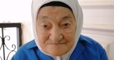 "أم محمد".. أشهر عاملة مدرسة ومربية أجيال فى بورسعيد.. 55 عاما الخدمة بمدرسة ابتدائى دون غياب.. وتحملت مسئولية المدرسة كاملة قبل نصر أكتوبر 73.. والمحافظ يكرمها برحلة حج.. وتتمنى لقاء الرئيس السيسي.. فيديو وصور