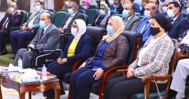 وزيرة التضامن تطلق المرحلة الثانية لكارت الخدمات المتكاملة لذوى الإعاقة.. وتعلن إتاحة توصيل الكارت للمستفيدين حتى المنزل.. ووزيرة الصحة: استخراج 800 ألف بطاقة خدمات متكاملة لذوى الإعاقة فى المرحلة الأولى.. صور