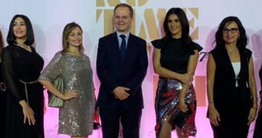 عرض خاص لفيلم جيمس بوند بحضور سفير بريطانيا في مصر وبسمة وشريف رمزي.. صور