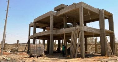 "حياة كريمة" بأسوان تنهى مشاكل الكهرباء والمياه والخدمات والتوسع فى نقاط الإسعاف والقوافل الطبية.. بدء العمل بـ12 مشروعا لتحسين جودة المياه بقرى إدفو.. وإنشاء 62 مجمعا خدميا وزراعيا وتطوير 44 مكتب بريد.. صور