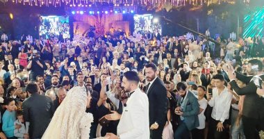 تامر حسنى يُحيى حفل زفاف ابن شقيق حميد الشاعرى.. صور