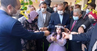 محافظ كفر الشيخ يفتتح قسم الاستزراع السمكى بالمدرسة الثانوية الزراعية ومعرض "كلنا واحد"