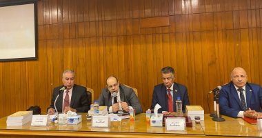 أكرم القصاص: الجيش المصرى بجوار الشعب دائما وكل محاولات الوقيعة فشلت.. صور