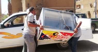 غلق وتشميع 9 محلات وإزالة 1200 حالة إشغال بأسوان