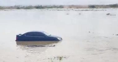 آخر تطورات إعصار شاهين.. غرق السيارات فى شوارع سلطنة عمان.. فيديو وصور