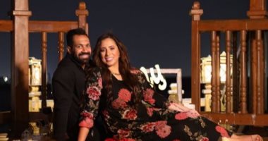 حسنى عبد ربه يحتفل بعيد زواجه من ميرنا غيط: بموت فيكي ربنا يخليكي ليا