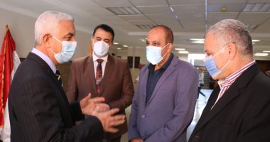 رئيس جامعة المنوفية يتفقد مركز التطعيم بكلية الذكاء الاصطناعى
