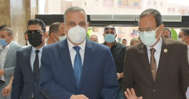 المحافظ يفتتح التشغيل التجريبى للعيادات الخارجية بمستشفى سوهاج الجامعى