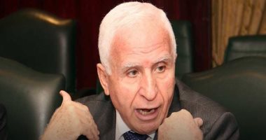 عزام الأحمد يؤكد ضرورة الإسراع بعقد مؤتمر دولى للسلام لحل القضية الفلسطينية