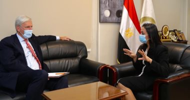 مايا مرسى لسفير هولندا: التمكين الاقتصادى للمرأة من أولويات الحكومة المصرية