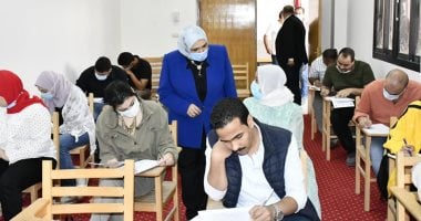 130 باحثا يؤدون اختبارات الالتحاق بالدبلومة والماجستير والدكتوراه بألسن القناة.. صور