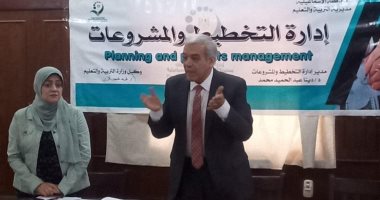 وكيل تعليم الإسماعيلية يناقش مشروعات إدارة التخطيط وبدء العام الدراسى.. صور