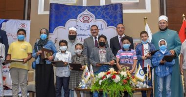 محافظ الإسكندرية يكرم 100 من حفظة القرآن الكريم بمنطقتى النهضة والعامرية