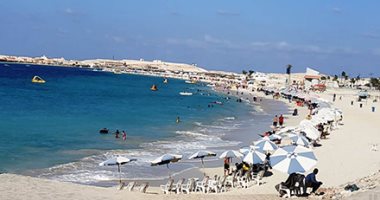 مياه صافية ومناظر خلابة.. المصطافون يودعون شواطئ مطروح "ألبوم الصور"