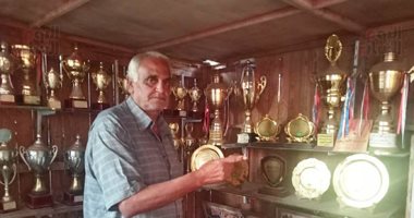 ملك الحمام الزاجل.. سيد المزين حصد الكؤوس والميداليات وبطولات الجمهورية "فيديو وصور"