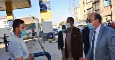 محافظ أسوان يكلف رؤساء المراكز والمدن بمتابعة انتظام مواقف السيرفيس