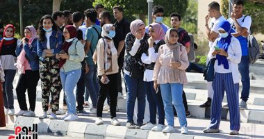 بالأغانى الوطنية جامعة حلوان تستقبل الطلاب فى أول أيام العام الجامعى