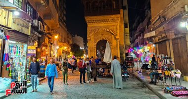 عراقة الماضى وأصالة الحاضر.. شارع المعز سحر التاريخ بملامح كلاسيكية