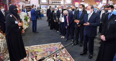 الرئيس السيسي يشيد بالمستوى المتميز لمنتجات معرض (تراثنا).. 1500 عارض شارك فى المعرض.. الرئيس يوجه بتوفير كافة التسهيلات لتعزيز الحرف التراثية.. وجوائز مالية لأفضل 3 مشروعات حرفية وتراثية ضمن مبادرة حياة كريمة