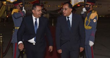 رئيس الوزراء يستقبل نظيره اليمني بمطار القاهرة .. صور