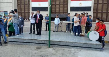 طلاب مدرسة السعيدية بطابور الصباح: نصر أكتوبر رسم فى عقيدتنا الحفاظ على مصر