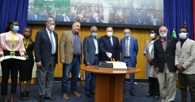 رئيس جامعة الإسكندرية يشهد حفل التخرج السنوى لخريجى برنامج رابطة شباب الصفوة الأفارقة