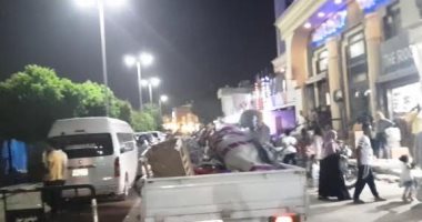 رفع وإزالة 60 حالة إشغال وباعة جائلين بحديقة السلام بأسوان