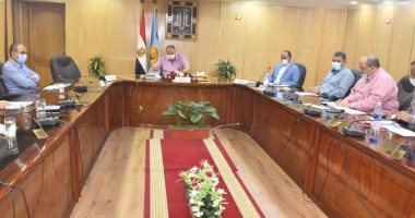 محافظ أسيوط يناقش ما تم تنفيذه بمنظومة تقنين أوضاع أراضى أملاك الدولة