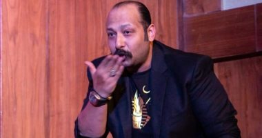 محمد ثروت يصور فيلم "عمهم" مع محمد إمام ويدخل مسرحية "سلام مربع" 