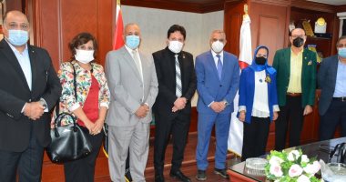 محافظ سوهاج يستقبل وفد نادى روتارى مصر.. صور