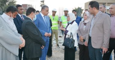 محافظ سوهاج يتابع سير العمل بمشروعات حياة كريمة بقرى مركز المنشاة