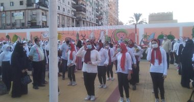 احتفالات أكتوبر بمدارس مصر.. عروض فنية بمدرسة هدى شعراوى بكفر الشيخ.. محافظ بورسعيد يحتفى بالقائد المشير أحمد إسماعيل داخل المدارس.. والمنوفية تستقبل طلابها فى اليوم الثالث لبداية العام الدراسى.. فيديو وصور